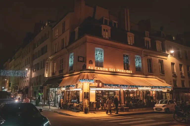 Café Chéri(e) : le bar emblématique de Belleville