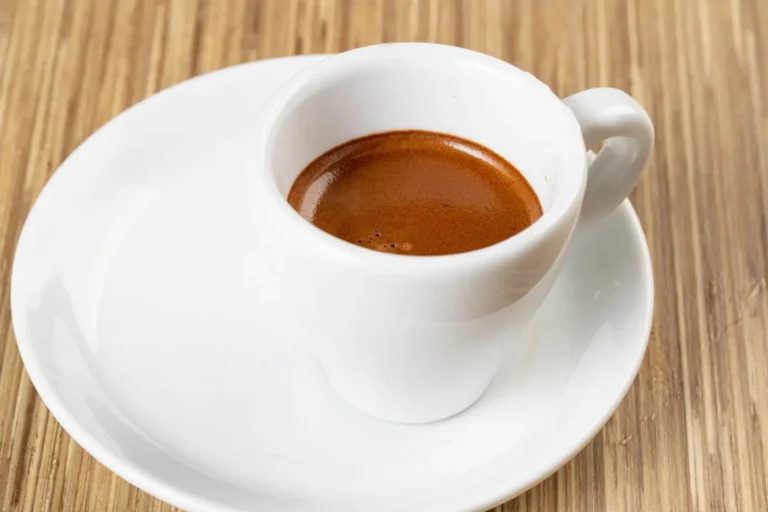 Le café français : ce qu&rsquo;on boit et comment le commander