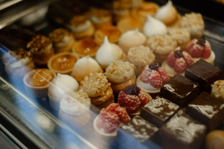 Desserts à Paris : les classiques, les maisons, et comment choisir