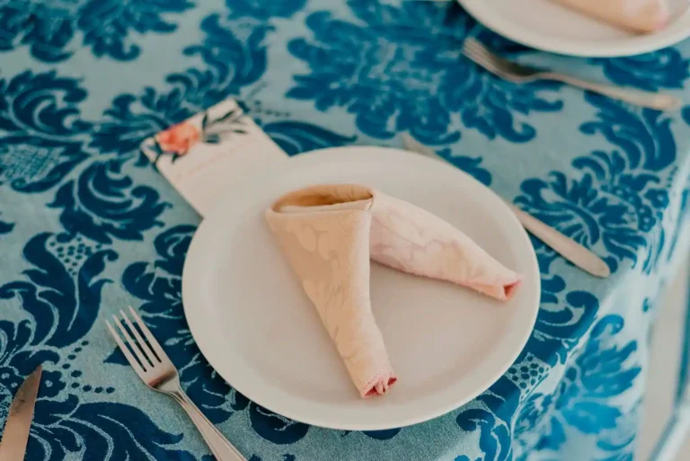 Comment plier une serviette de table, du quotidien aux fêtes