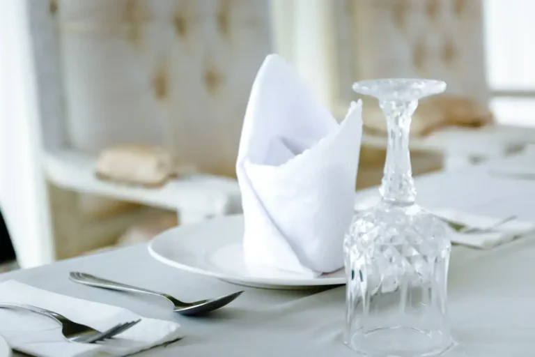 Dresser la table : le vocabulaire et les codes à connaître