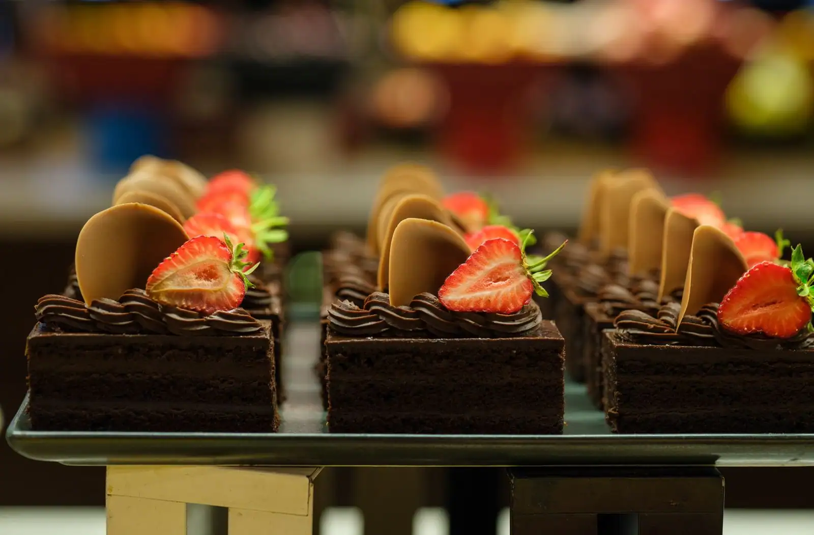 Fondant au chocolat coulant tranché à la cuillère, dessert facile et populaire